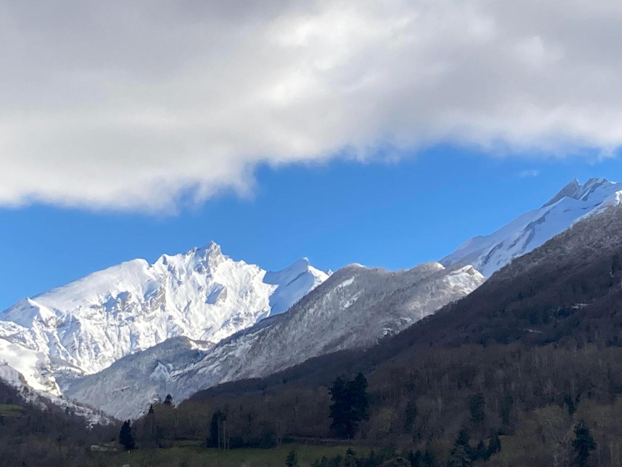 Gite Le Pic Du Ger Laruns Exterior photo